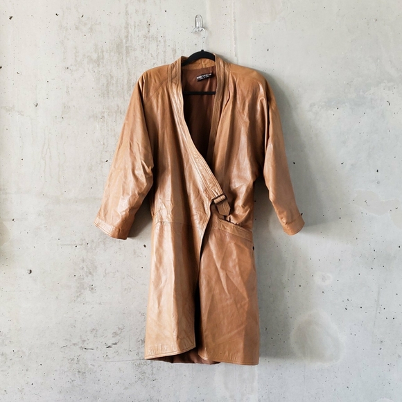 VINTAGE Mario Valentino Lux Leather Trench Coat - Toffee Brown (S/M) - Picture 4 of 7